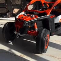 Uşaqlar üçün elektrikli və mexaniki oyuncaq avtomobillər — şəkil 26