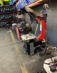 Avtomobil şini Lassa 215/75 R16C — şəkil 13