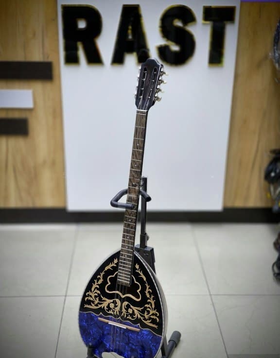 Buzuki yunan musiqi aləti
