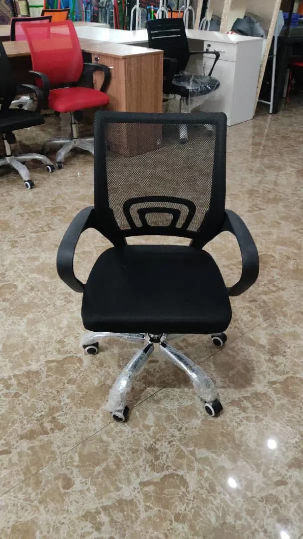 Qara rəng, Ofis üçün kreslo