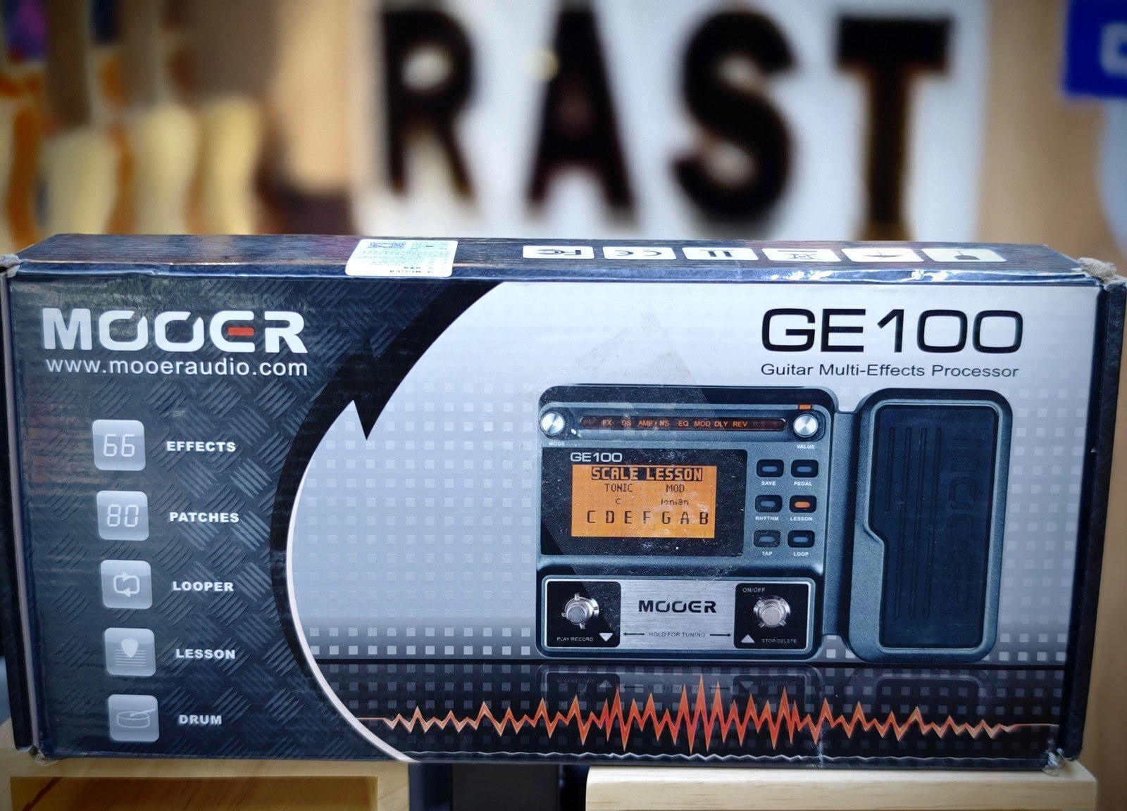 Gitara multi-effekt prosessoru Mooer GE100