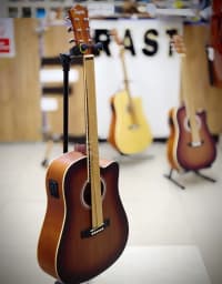 Akustik gitara , 11 simli — şəkil 10