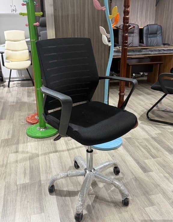 Qara rəng, Ofis üçün kreslo