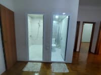 2 otaqlı mənzil 80 m² kirayə verilir — şəkil 11