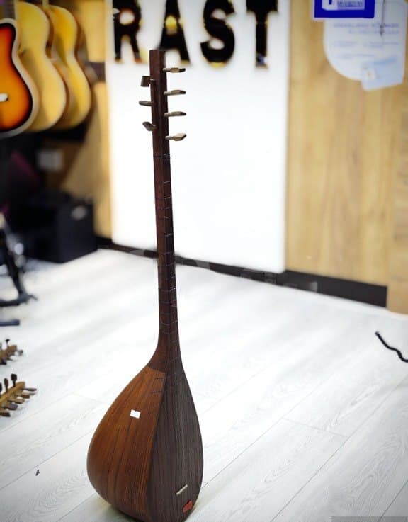 Saz milli musiqi aləti
