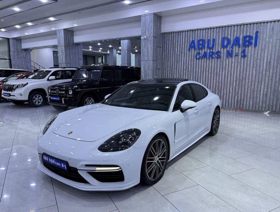 Porsche Panamera, 2017 il, 104000 km, 3000 L