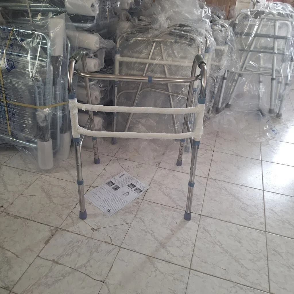 Xəstələr üçün hündürlüyü tənzimlənən yerimə çərçivəsi