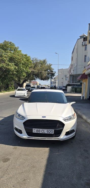 Ford Fusion (North America), 2014 il, 250000 km, 1500 L