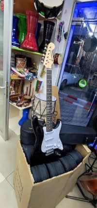 Klassik gitara , 6 simli — şəkil 21