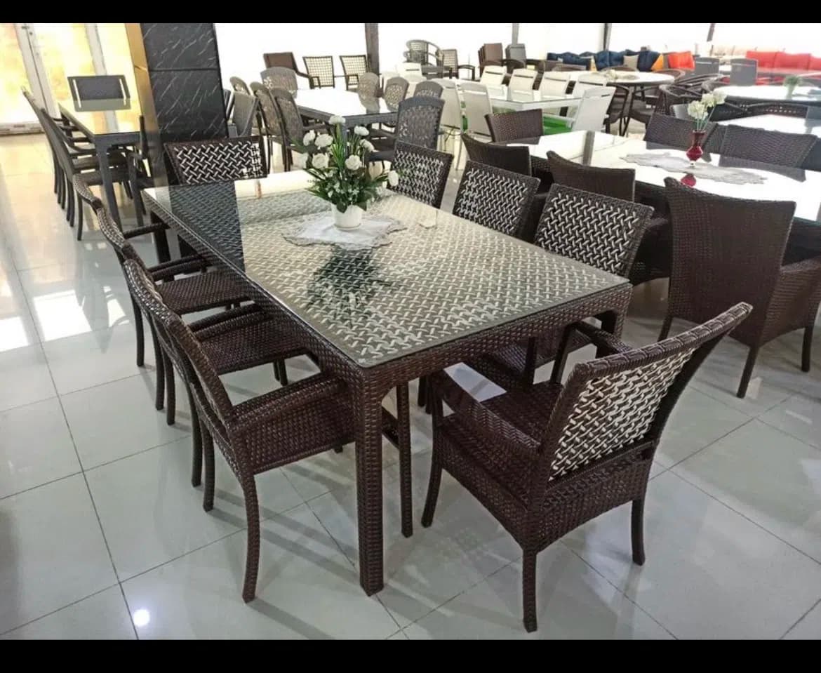 Kvadrat bağ masası, Qəhvəyi rəng