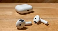 Qulaqlıq Apple AirPods 4 — şəkil 2