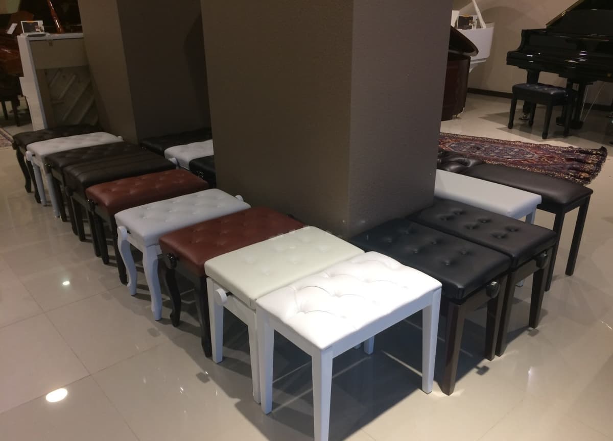 Piano və royal üçün tənzimlənən oturacaqlar