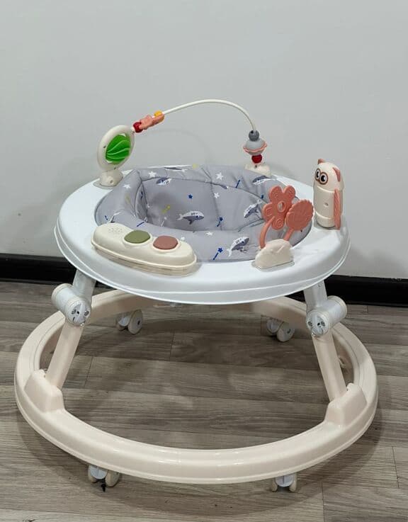 Uniseks uşaq yürütəci, Tünd çəhrayı rəng