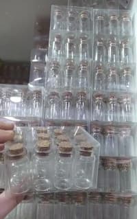 Mantar qapaqlı mini şüşə butulkalar — şəkil 4