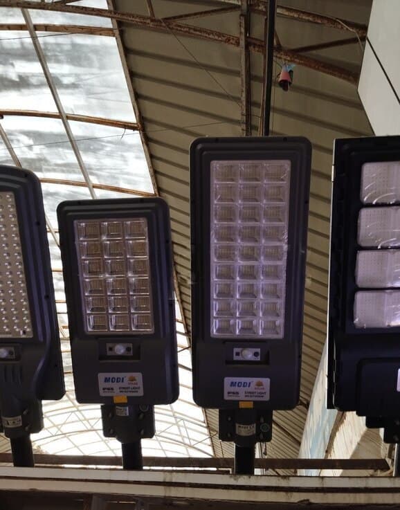 Günəş enerjili LED projektor (100W, 200W, 300W)