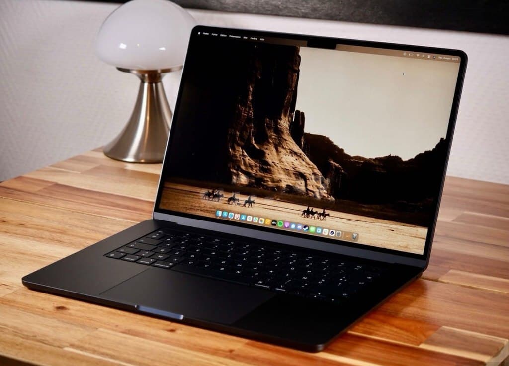 Apple markalı notbuk, Boz rəng