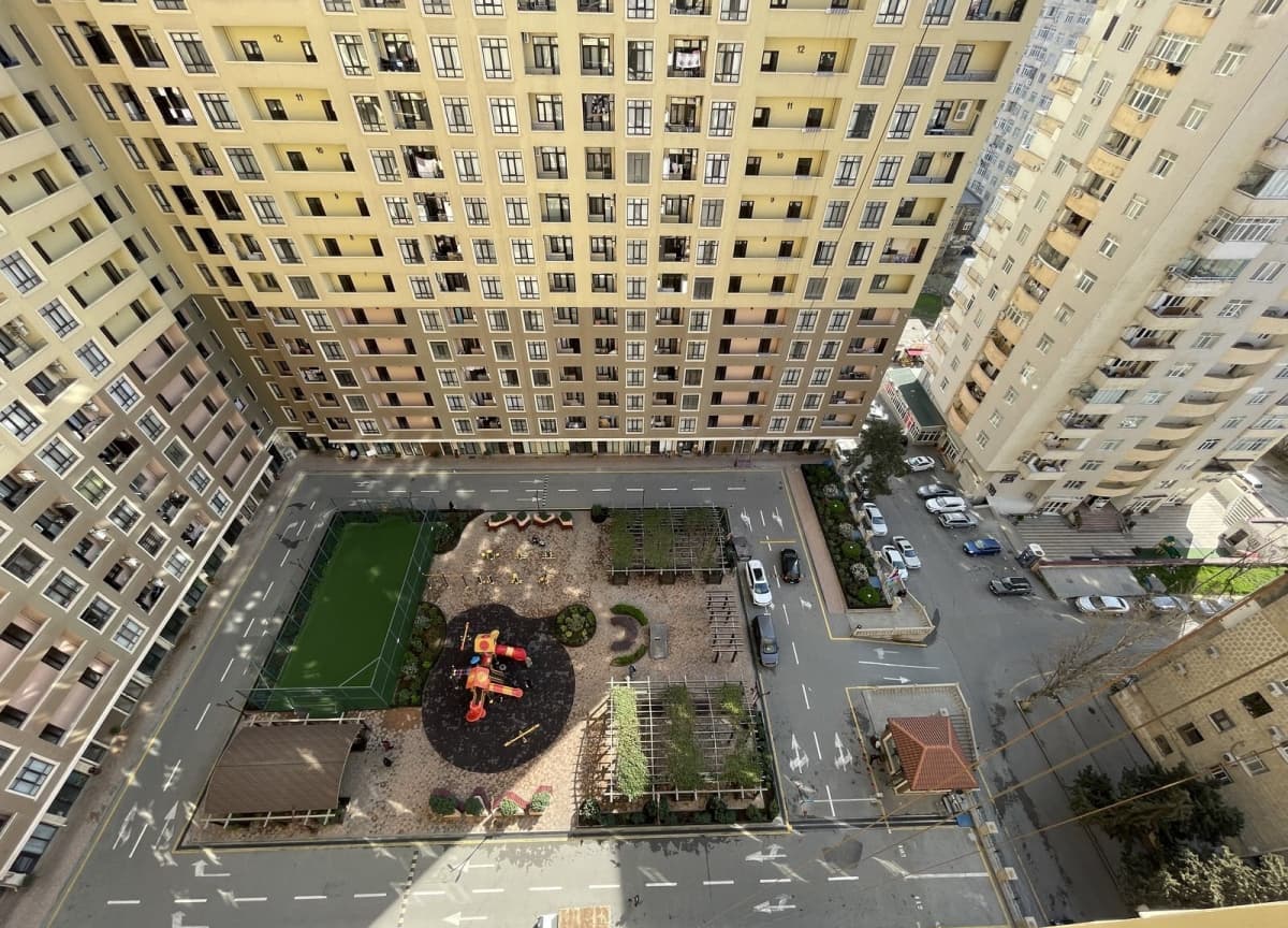3 otaqlı mənzil 93 m² satılır