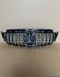 Radiator barmaqlığı Mercedes W213 Maybach 2021 — şəkil 6