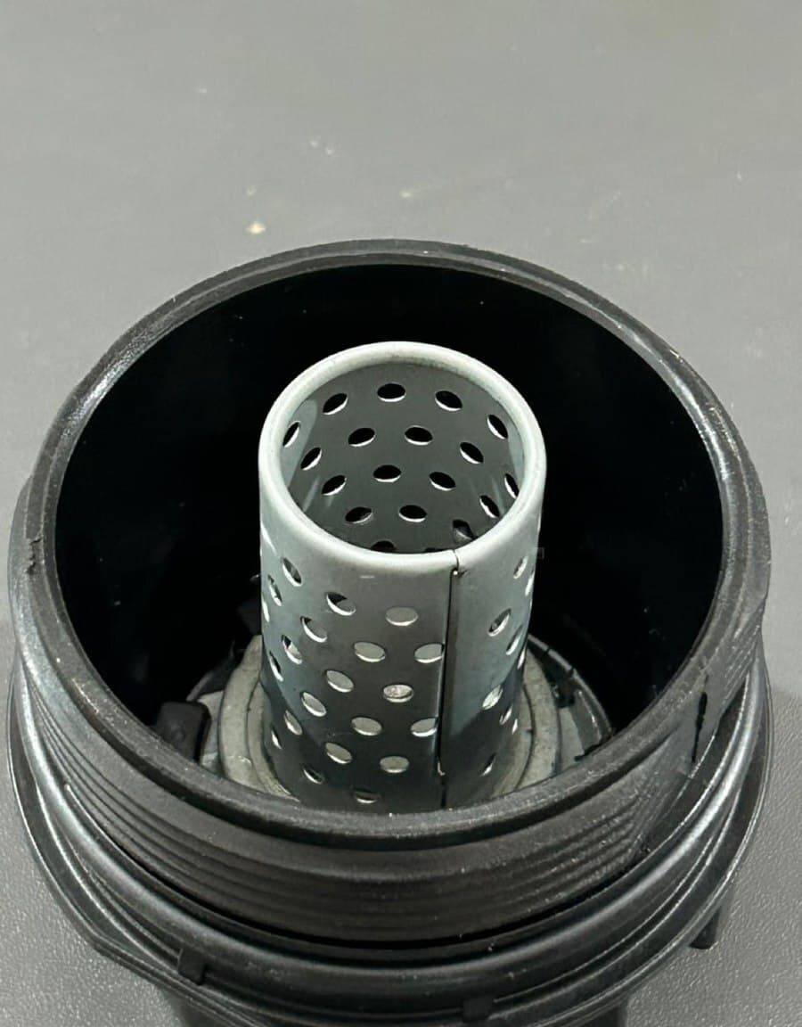 Yağ filter korpusu Toyota Prius 30