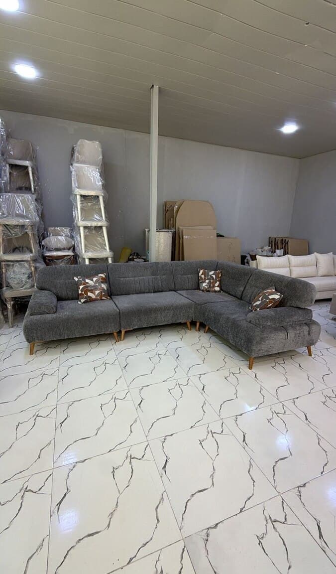 İki yerli divan, Boz rəng