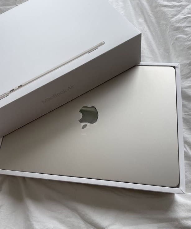 Apple markalı notbuk, Boz rəng