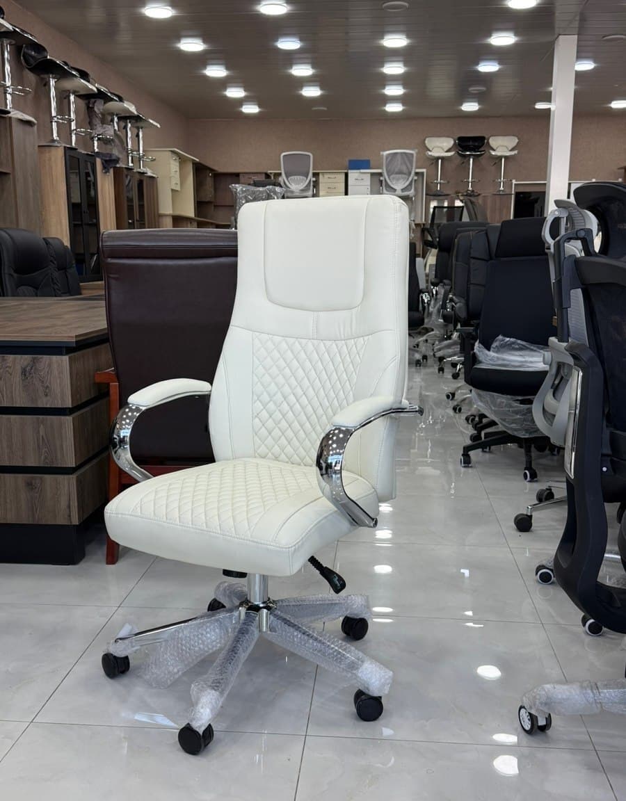 Bej rəng, Ofis üçün kreslo