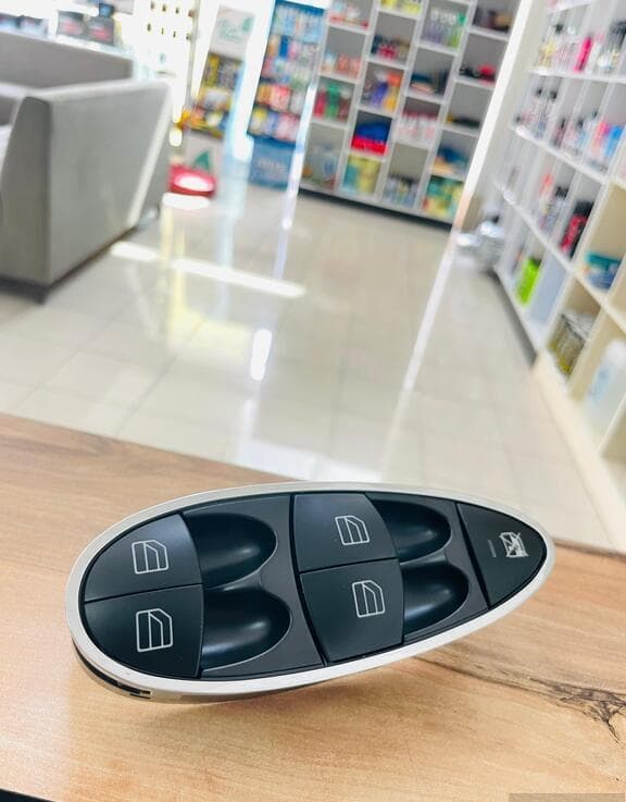 Şüşəqaldırıcı düymə Mercedes E-Class W211