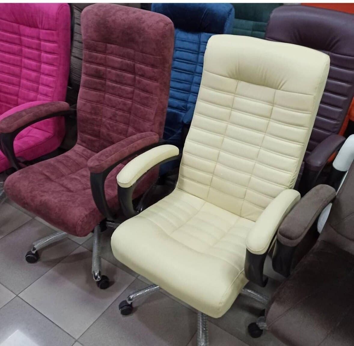 Qarışıq rəng, Ofis üçün kreslo