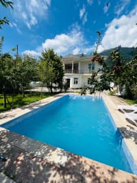 10 otaqlı bağ evi 350 m² günlük kirayə verilir — şəkil 1