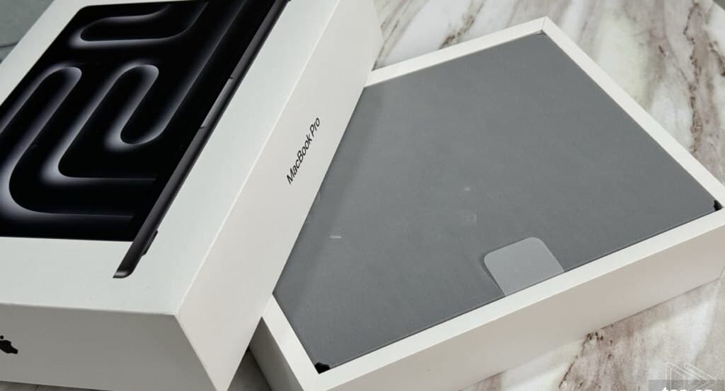 Apple markalı notbuk, Qara rəng