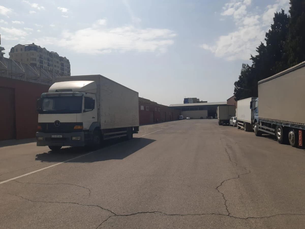 1000 m² sahəsi olan anbar kirayə verilir
