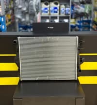Su radiatoru Porsche Cayenne 2011-2018 — şəkil 1