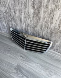 Radiator barmaqlığı Mercedes W211 E220 — şəkil 2