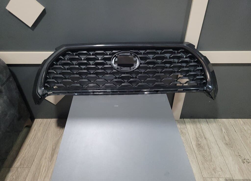 Radiator barmaqlığı Toyota Corolla Cross 2025