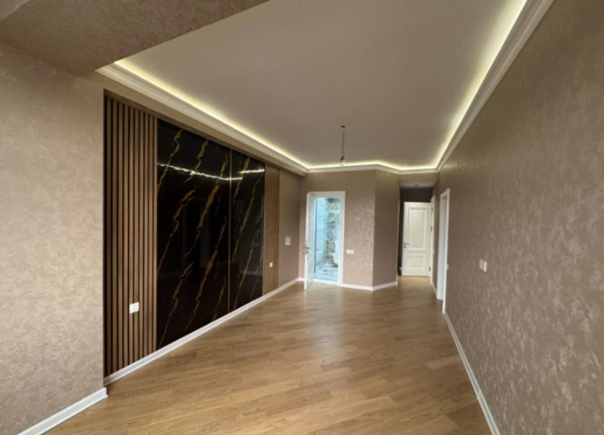 3 otaqlı mənzil 151 m² satılır