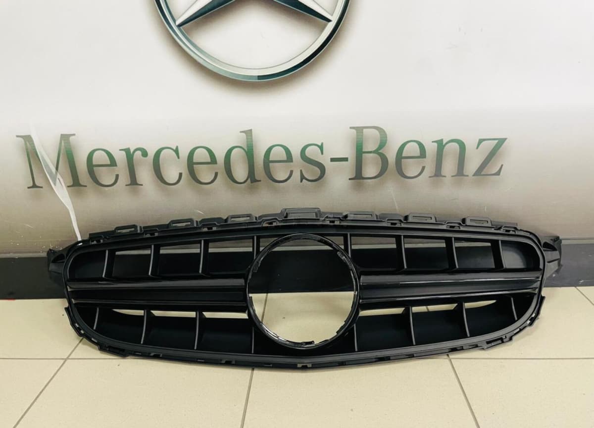 Radiator barmaqlığı Mercedes W205 2015-2021