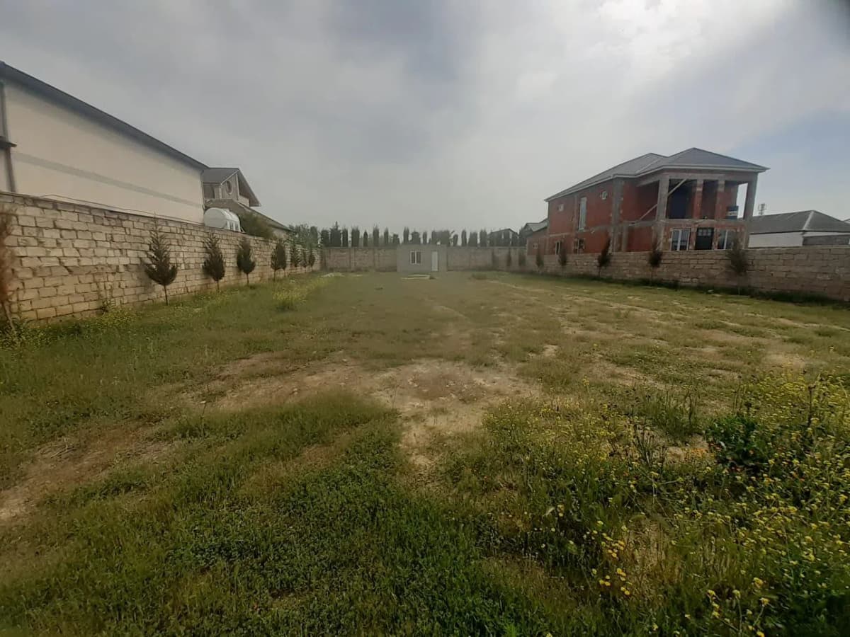 8 sot torpaq sahəsi satılır