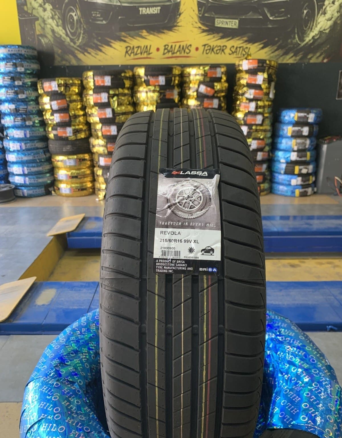 Avtomobil təkəri Lassa Revola 215/60 R16