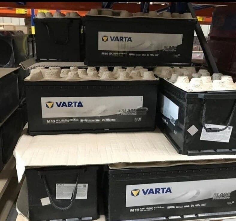 Akkumulyator M10 Varta 12V 140Ah