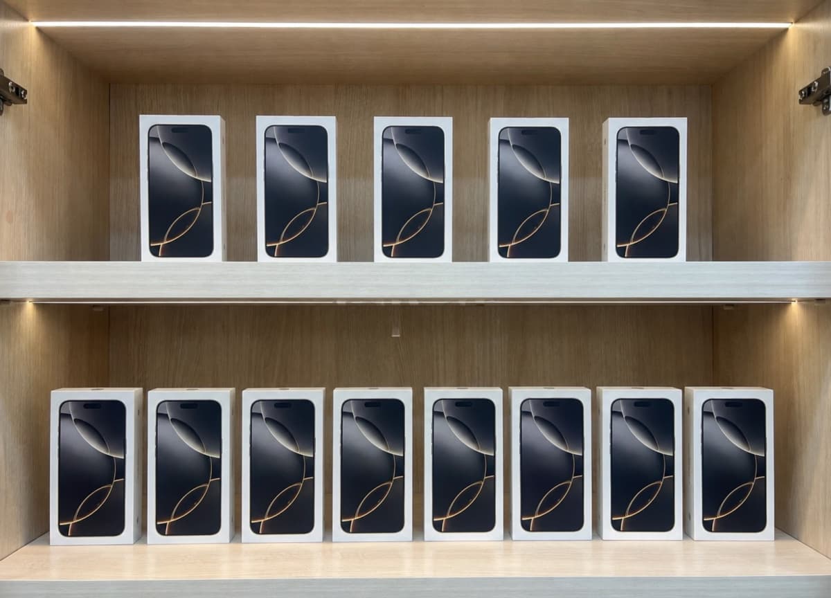 Apple iPhone 16 Pro Max, 8 GB