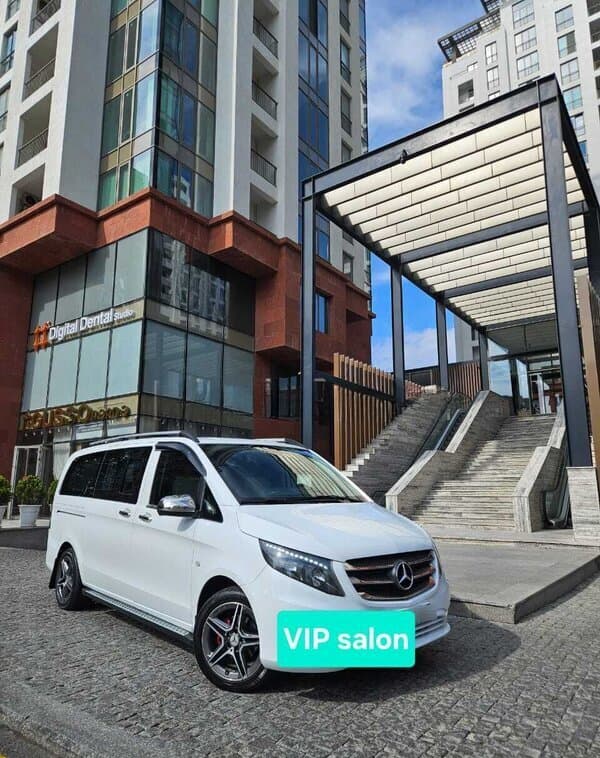 Mikroavtobus Mercedes-Benz V250 VIP 2020