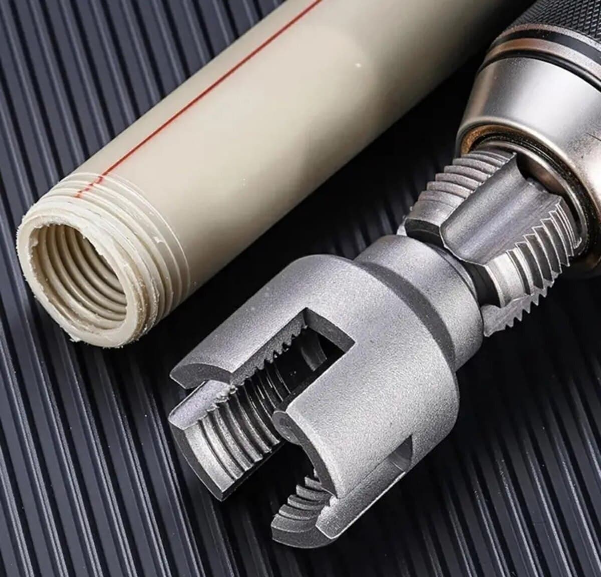 Plastik boru üçün rezba açan alət
