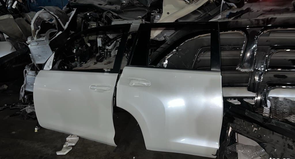 Qapı Toyota Prado 150 ağ mirvari