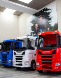 Uşaq avtomobili Scania elektrikli yük maşını — şəkil 1