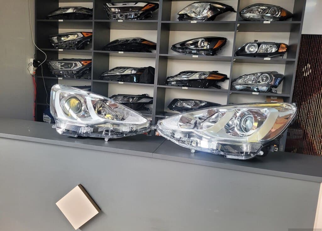 Ön fara Toyota Aqua 2015
