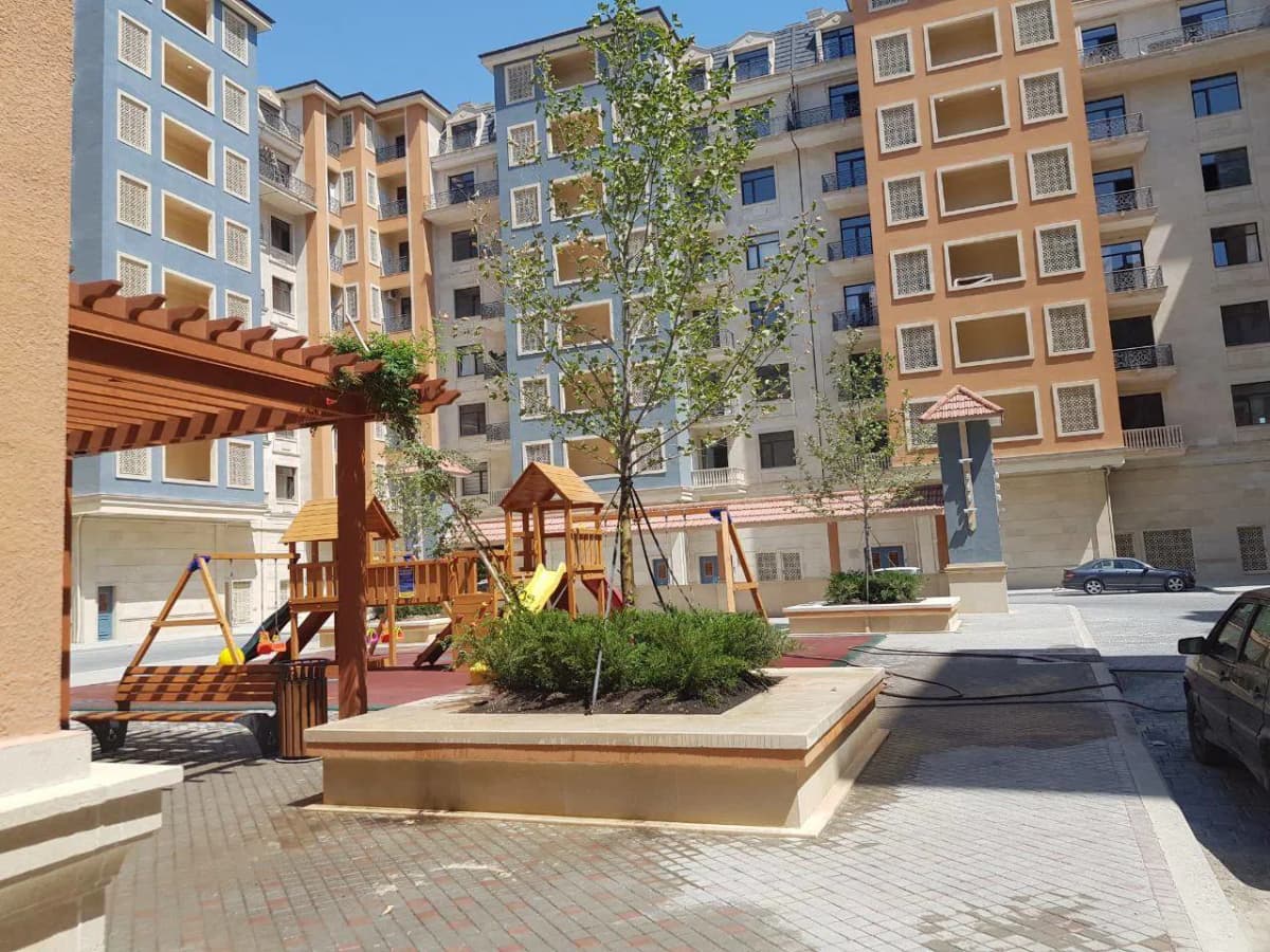 3 otaqlı mənzil 150 m² kirayə verilir