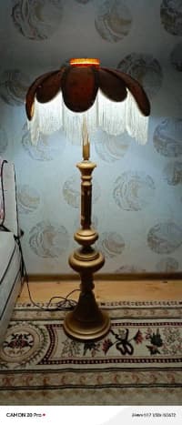 Ayaqlı lampa, Qızılı rəng — şəkil 2