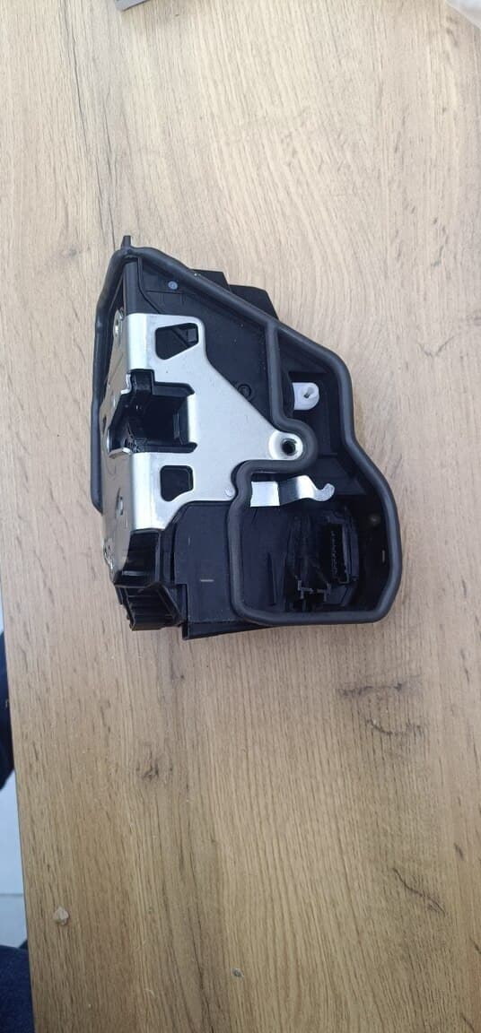 Qapı kilidi BMW F10 və F30 modelləri üçün