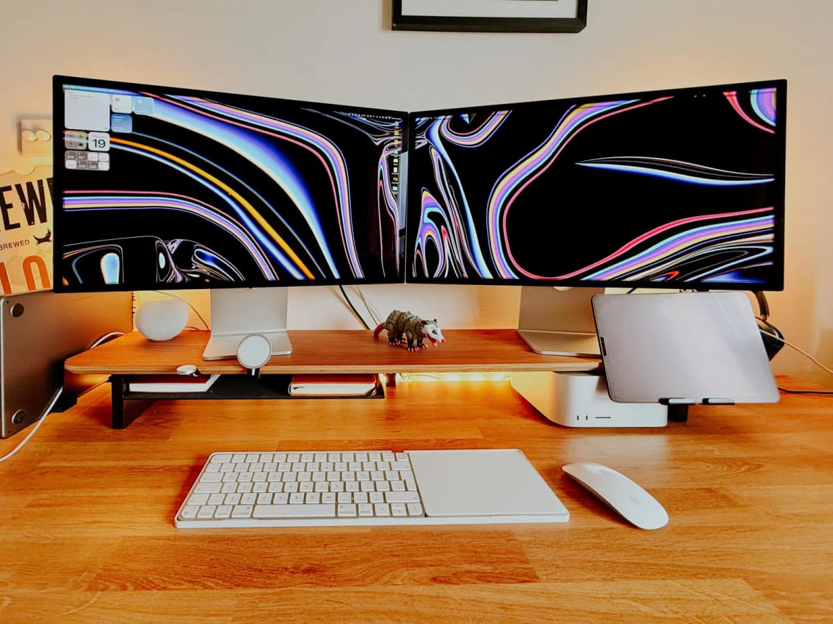 Apple Studio Display, Rəng Ağ