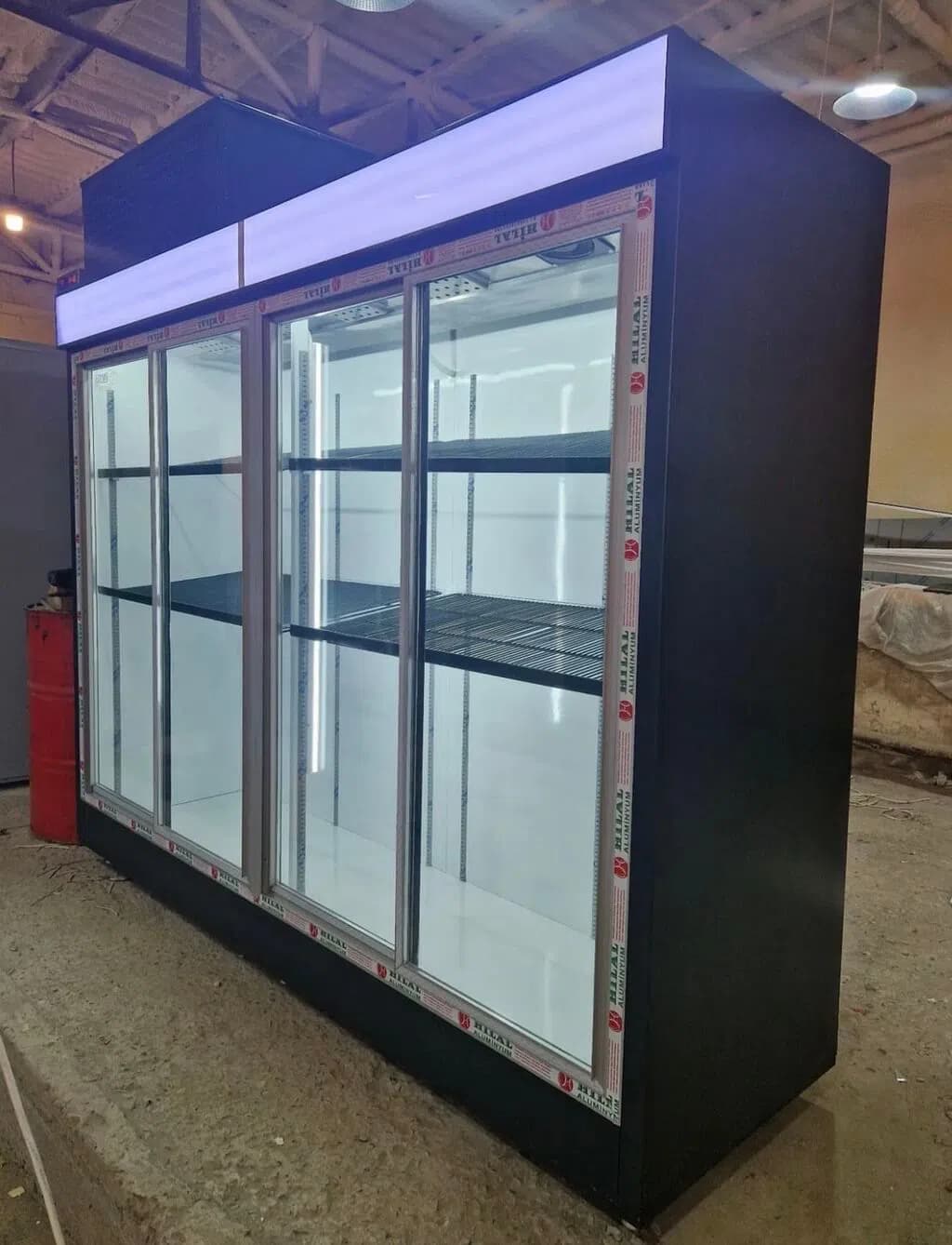Süd və Meyvə üçün Soyuducu Vitrinlər